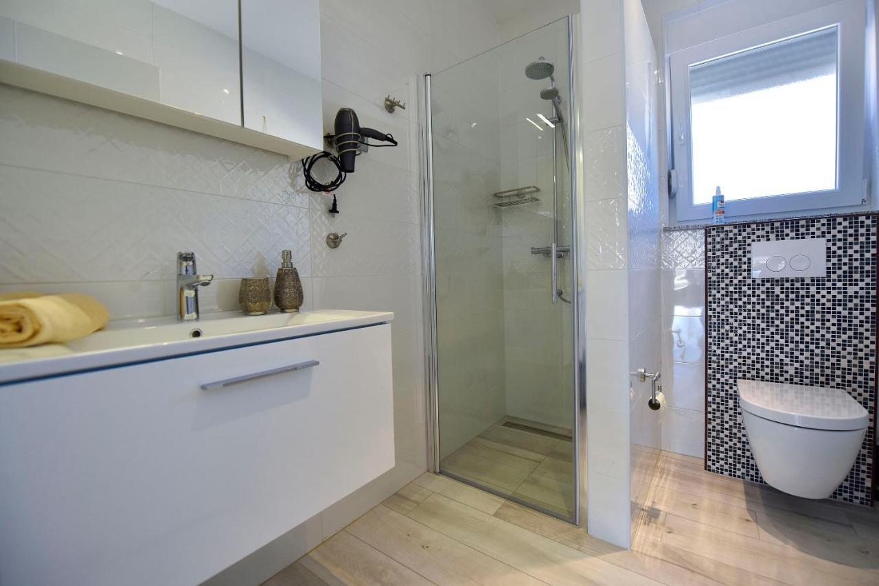 לון Moderner Bungalow Mit Meerblick מראה חיצוני תמונה