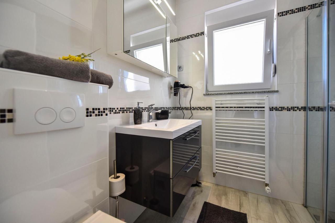 לון Moderner Bungalow Mit Meerblick מראה חיצוני תמונה